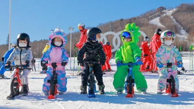 吉林各大雪場(chǎng)“開板”，新玩法續(xù)寫冰雪熱