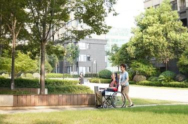 新華全媒＋丨不離不棄，金婚長跑因愛延續(xù)