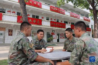 奮力實現(xiàn)建軍一百年奮斗目標 打開強軍事業(yè)發(fā)展新局面——習近平主席出席軍隊領(lǐng)導干部會議時發(fā)表的重要講話在全軍部隊引起強烈反響