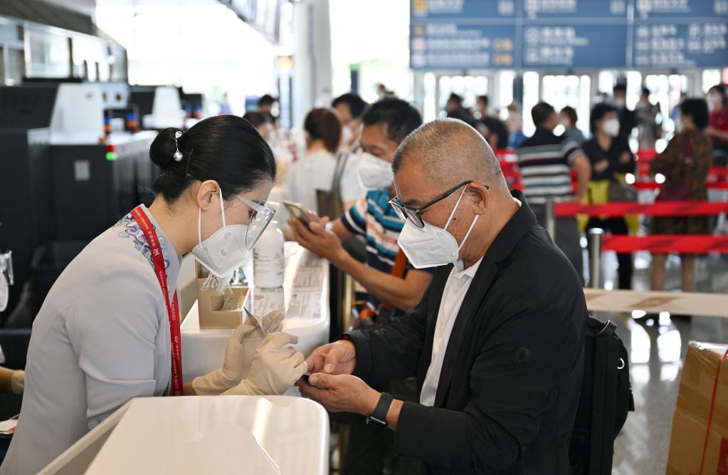 ?？诨謴?fù)國際及地區(qū)客運航線