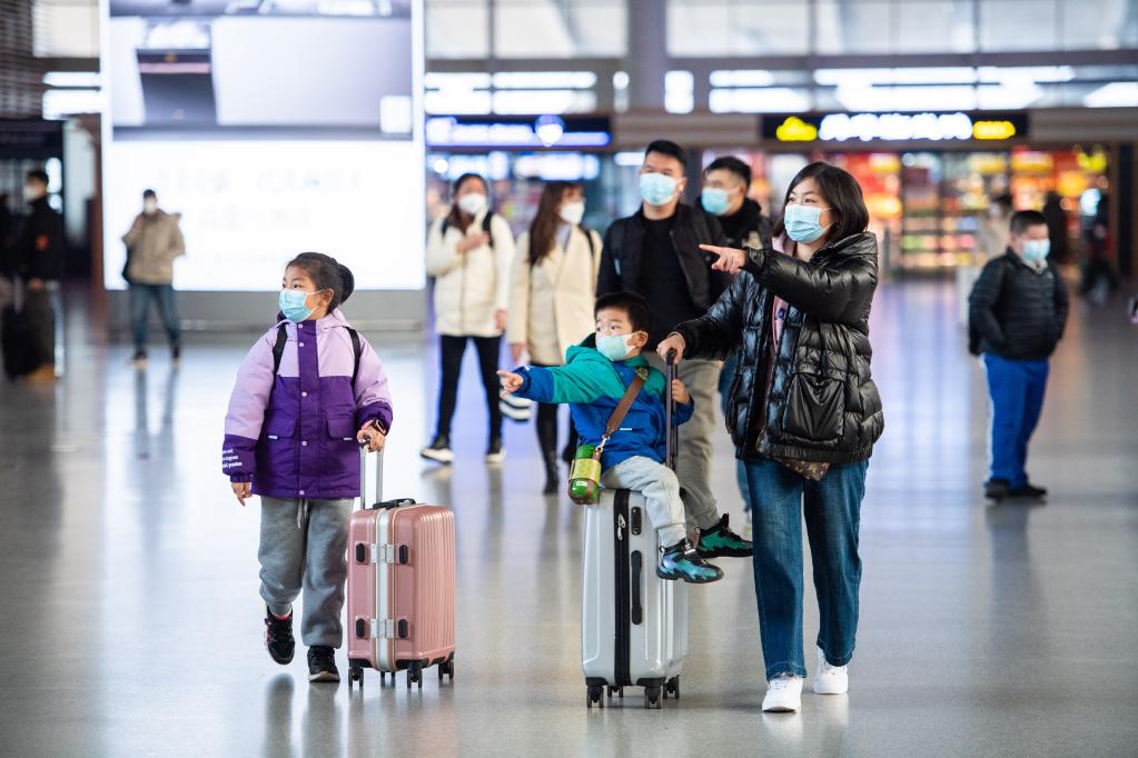 新春走基層丨添設(shè)備、暖服務(wù)、行方便——湖南長沙春運(yùn)一線見聞