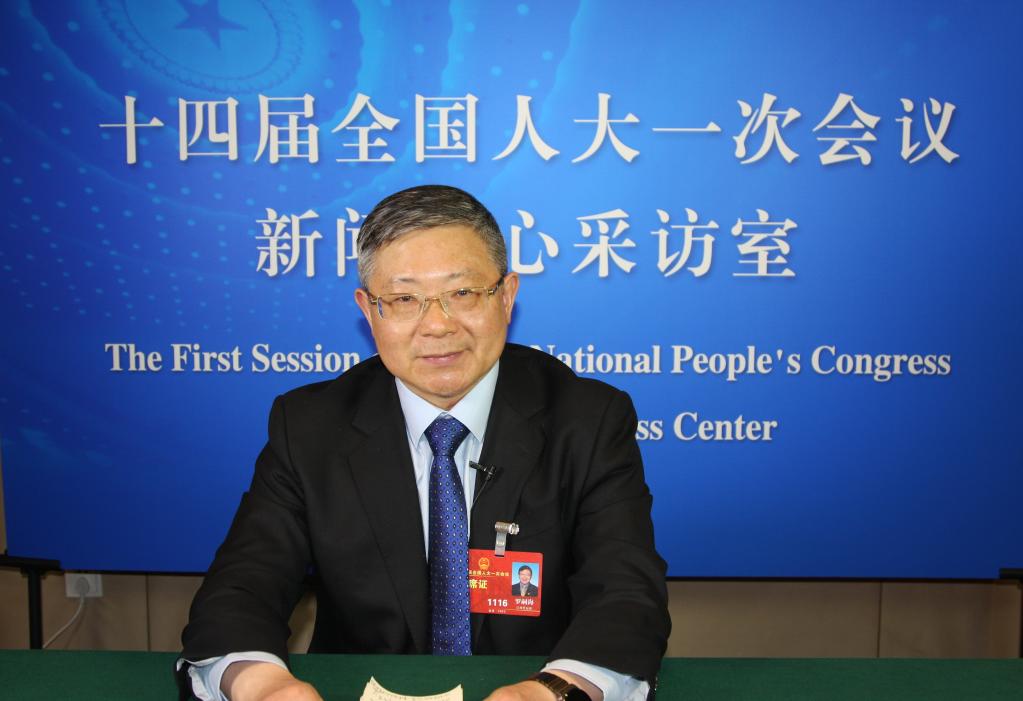代表委員議政錄丨羅嗣海代表：讓畢業(yè)生的專業(yè)、就業(yè)的意向和經(jīng)濟社會發(fā)展需求有效匹配