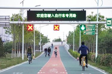 新華全媒+丨叮鈴鈴，“自行車熱”又回來(lái)了