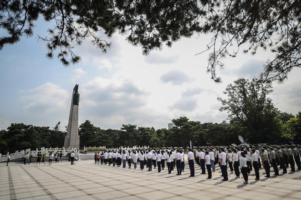 沈陽抗美援朝烈士陵園舉行祭英烈活動(dòng)