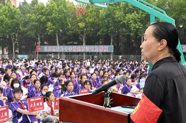 “同學(xué)，你好！”