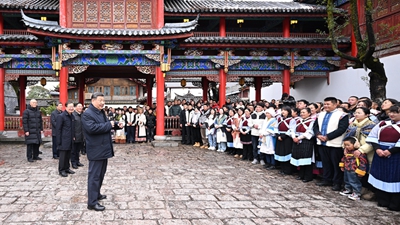 習(xí)近平在云南考察時強調(diào) 解放思想改革創(chuàng)新奮發(fā)進(jìn)取真抓實干 在中國式現(xiàn)代化進(jìn)程中開創(chuàng)云南發(fā)展新局面