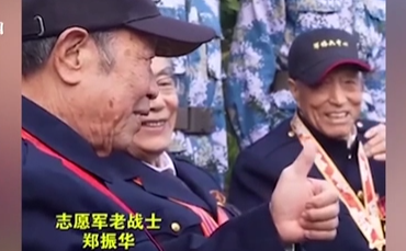 淚目！吃凍土豆的志愿軍老兵嘗到了自熱食品